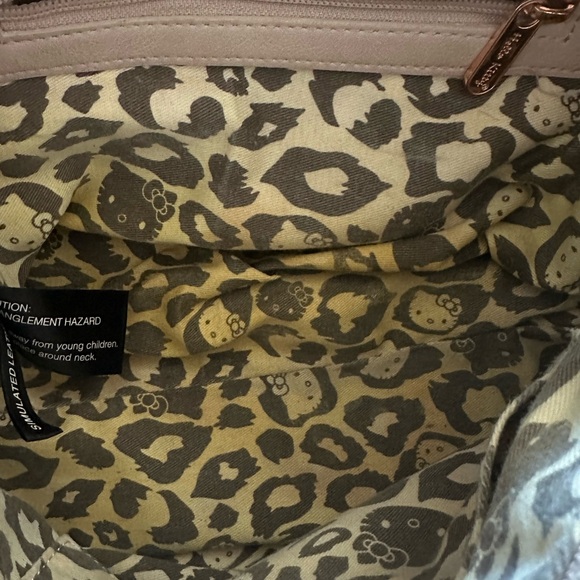 Women’s Loungefly loves Hello Kitty Purse - Picture 11 of 16